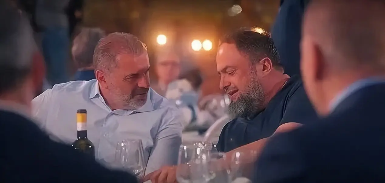 里纳基斯选, 相比其他候 里纳基斯选, 相比其他候